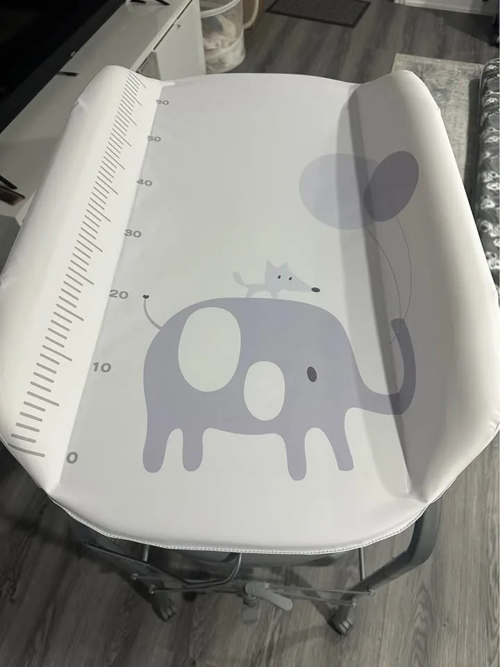✨ Brand New Baby diaper Changing Table w/ Bathtub ✨ image indicator(6)