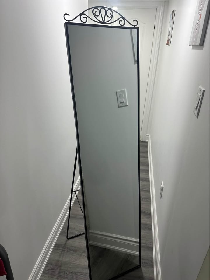 ✨ Elegant Full-Length Standing Mirror (Black Metal Frame) ✨ - photo 2