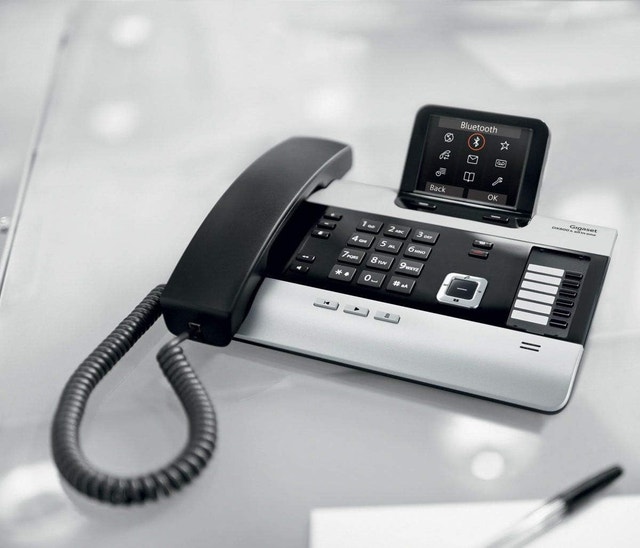 Gigaset DX800A Corded Dest/VOIP Phone - 2 Available - photo 4