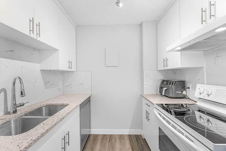 2 Beds 1 Bath - Apartment (One Month Free!) - photo 2
