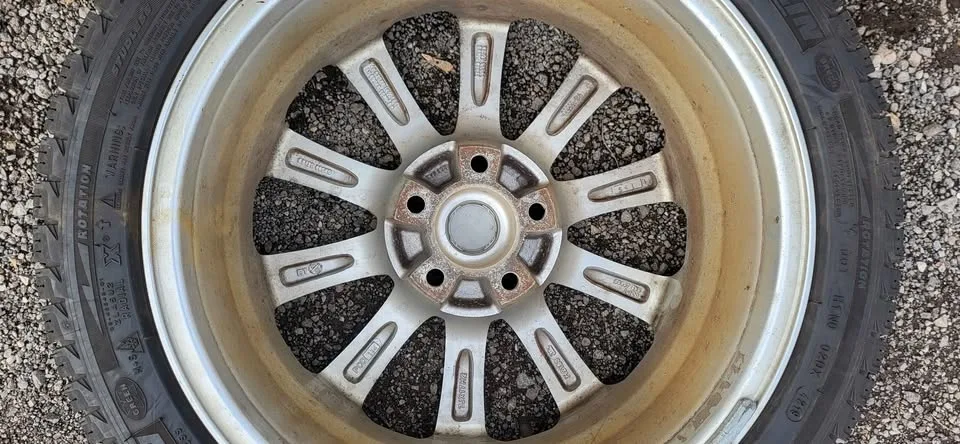 16" wheels, snow tires, Michelin x-ice3 image indicator(2)