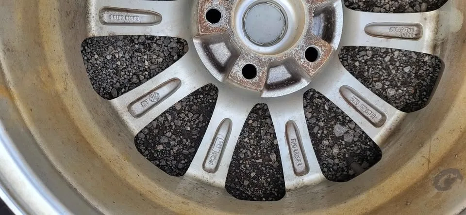 16" wheels, snow tires, Michelin x-ice3 image indicator(4)