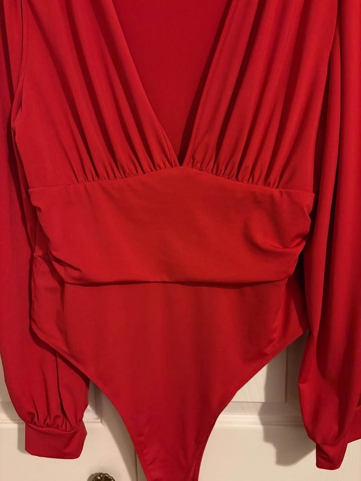 Pretty red bodysuit SHEIN XL (size 12) $10 - photo 2
