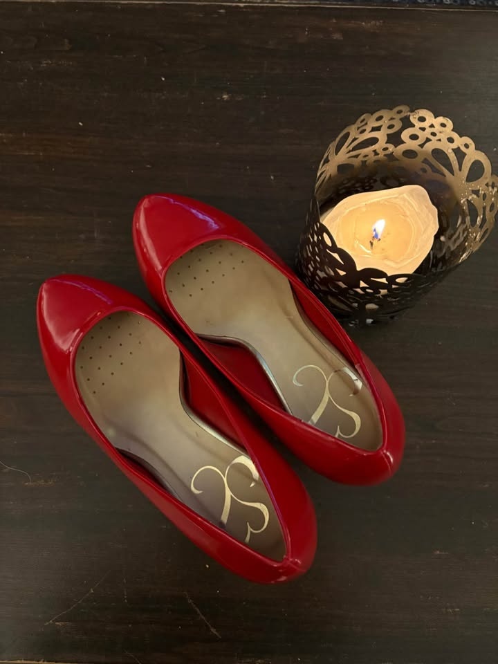 Just in time! Red heels size 9 W - photo 2