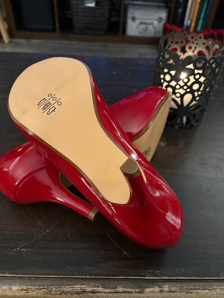 Just in time! Red heels size 9 W - photo 4