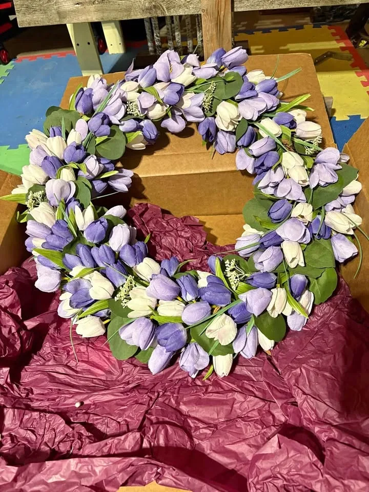 Tulip wreath $15 22” Pickup Cloverdale
