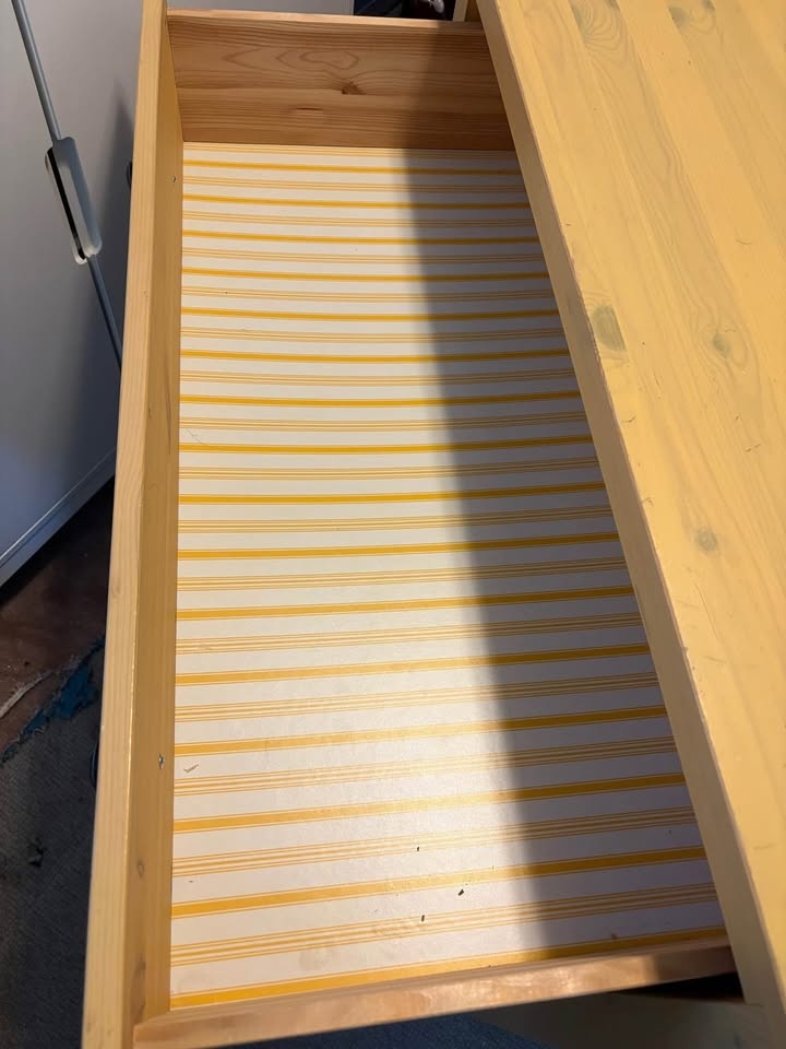 IKEA Hemnes dresser Discontinued yellow $95 - photo 4