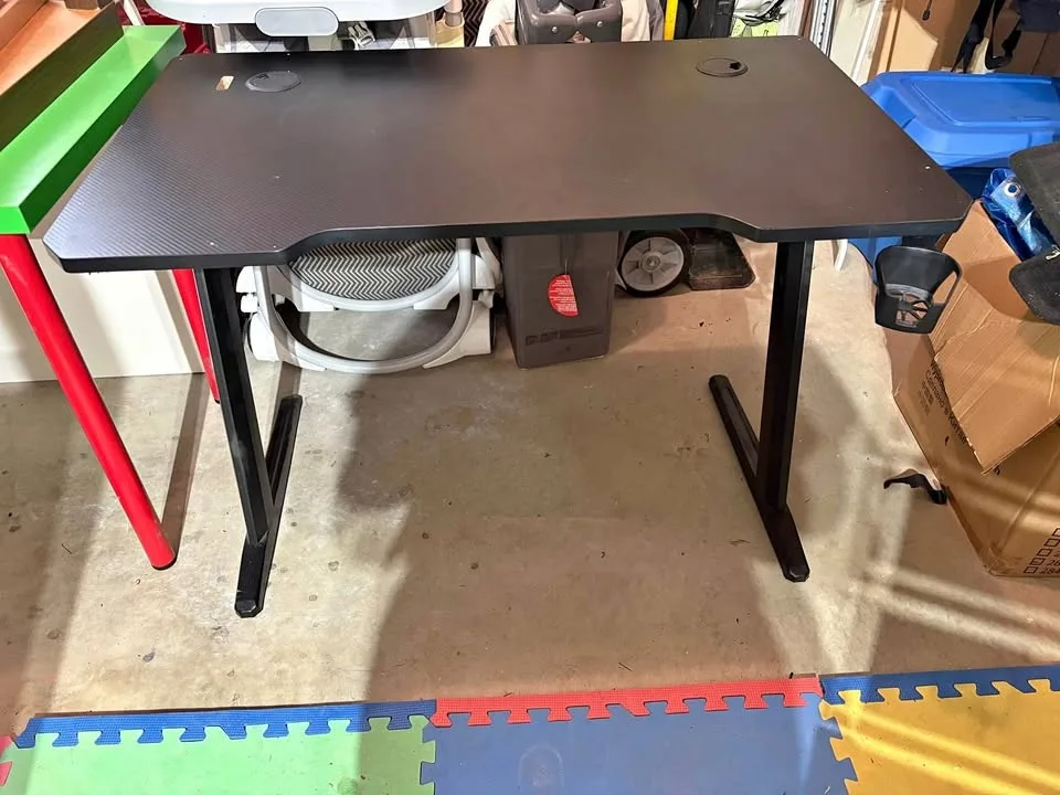 Gaming desk and chair $150 Pick up 186 st and 59 ave