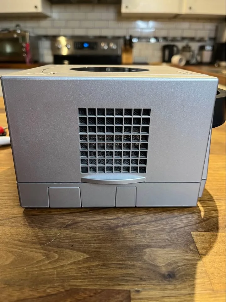 Platinum GameCube (DOL-001) Ready to Play image indicator(4)