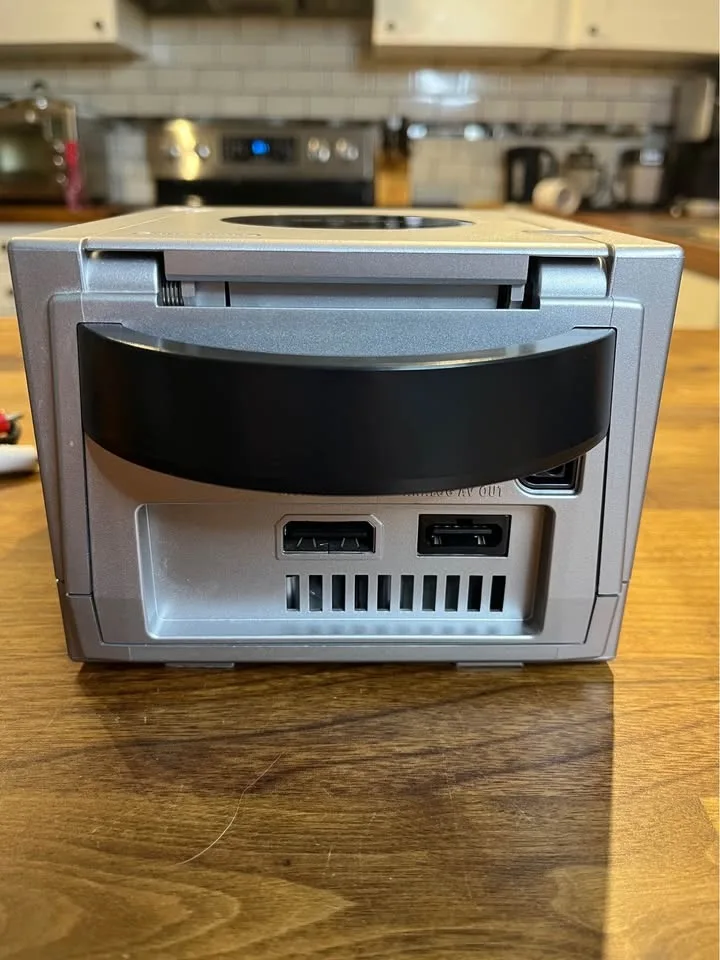 Platinum GameCube (DOL-001) Ready to Play image indicator(5)