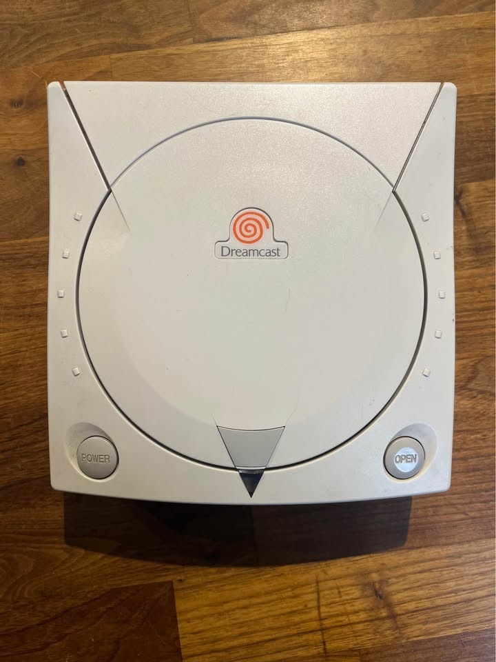 Sega Dreamcast (Console + Controller + Mem Card - NO CABLES) - photo 2