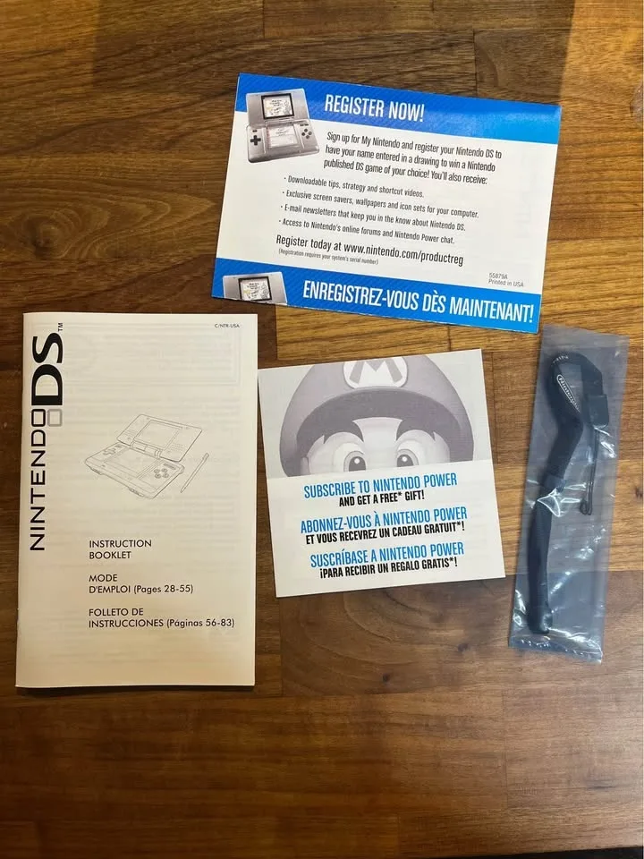 Nintendo DS CIB (Mint) + 2 Games image indicator(6)