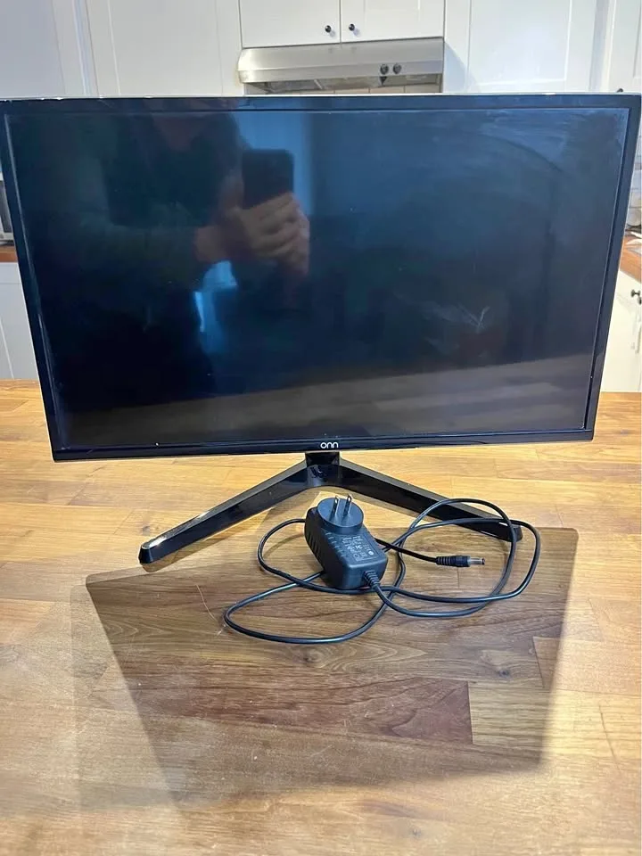 22” LCD Monitor (Onn ONA18HO015C)