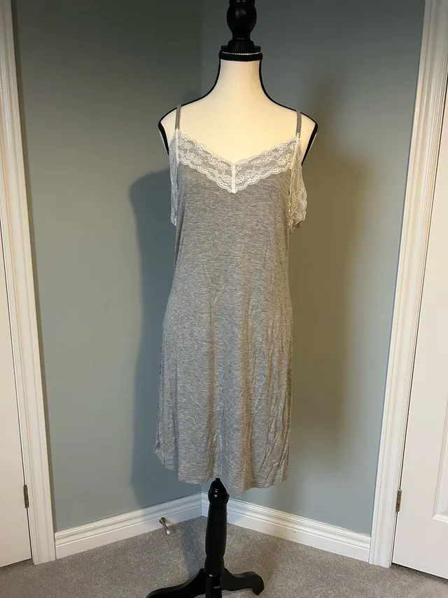 Shein Robe and Dress Set XL image indicator(3)