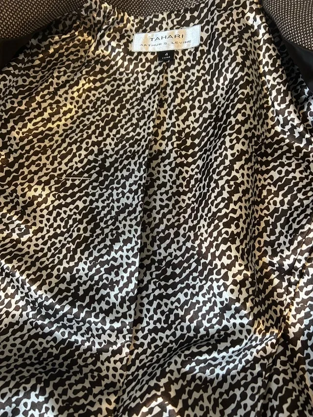 Tahari Blazer - Size 4 image indicator(4)