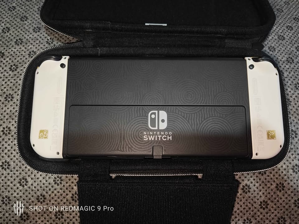 Nintendo Switch OLED Zelda edition - photo 5