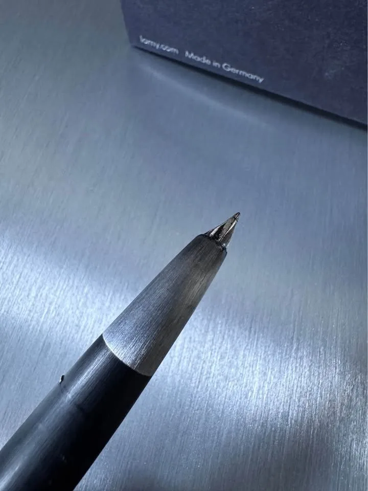Lamy 2000 Fountain Pen image indicator(4)