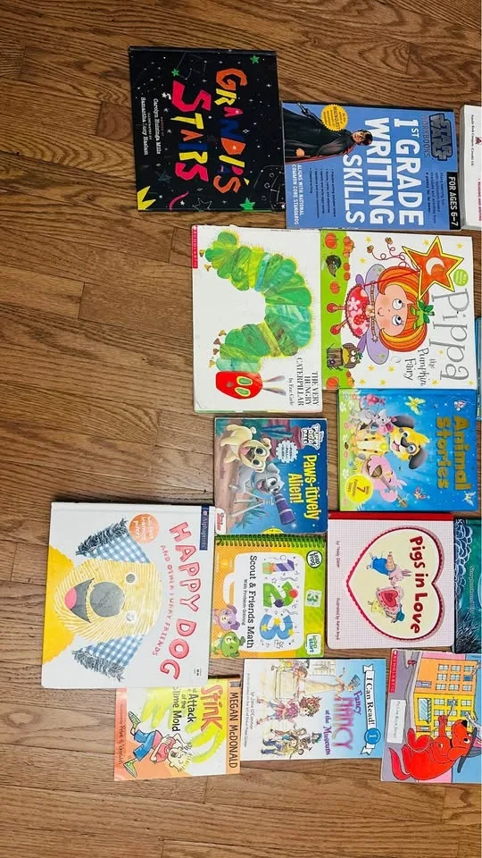 Assorted childrens' books for sale image indicator(3)