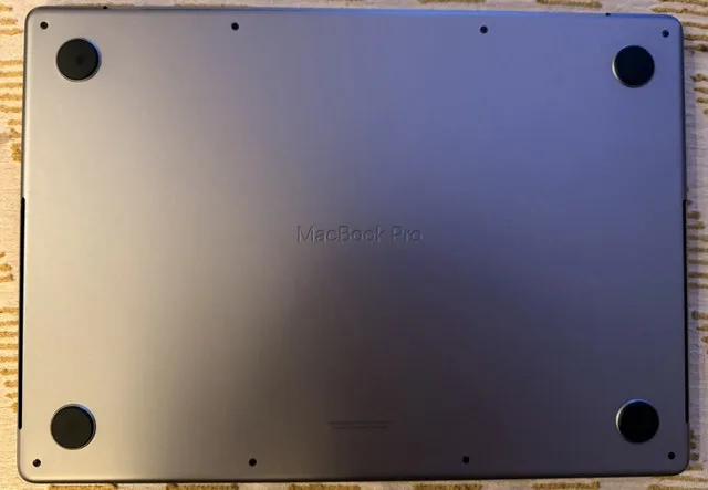 MacBook Pro, 14 inch, 2023, 32gb memory, Apple M2 Pro Chip image indicator(2)