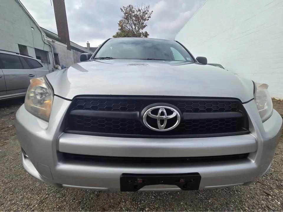 2009 Toyota RAV4 · S image indicator(2)