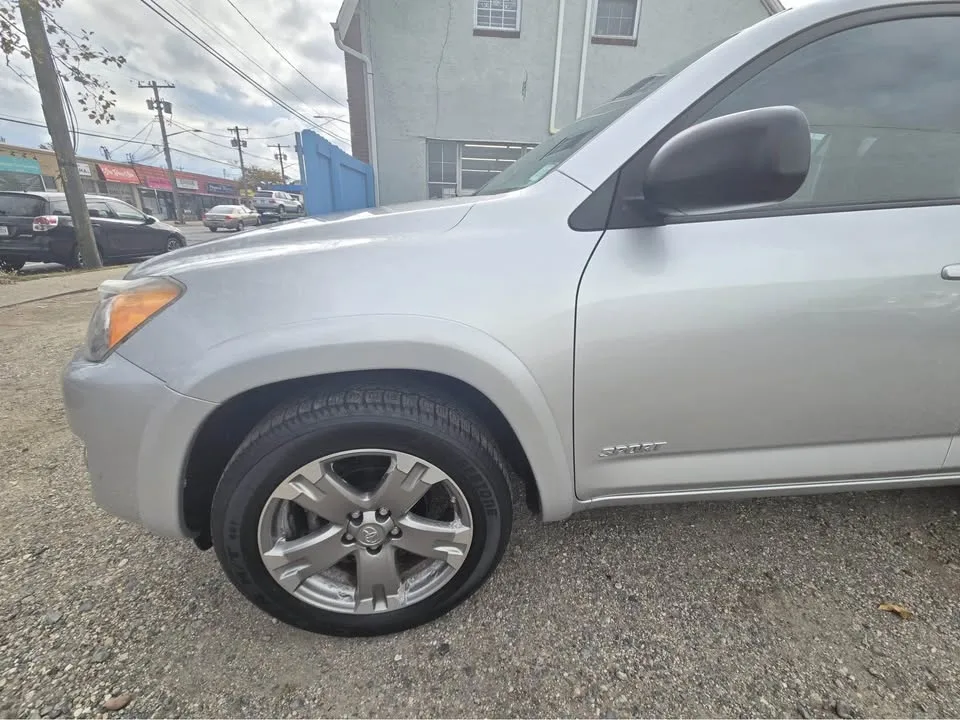 2009 Toyota RAV4 · S image indicator(5)