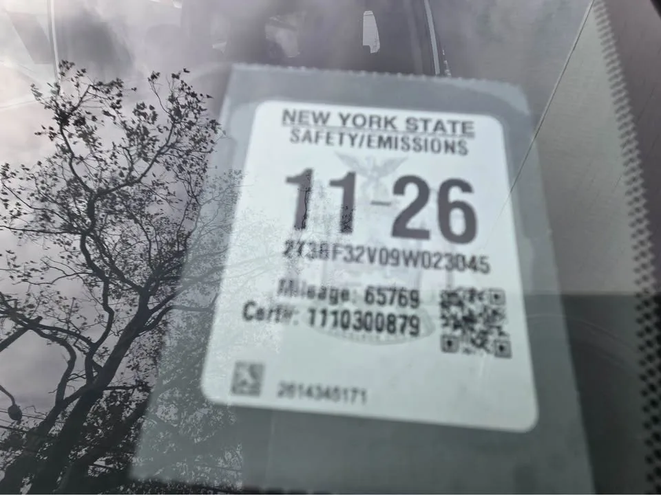 2009 Toyota RAV4 · S image indicator(10)