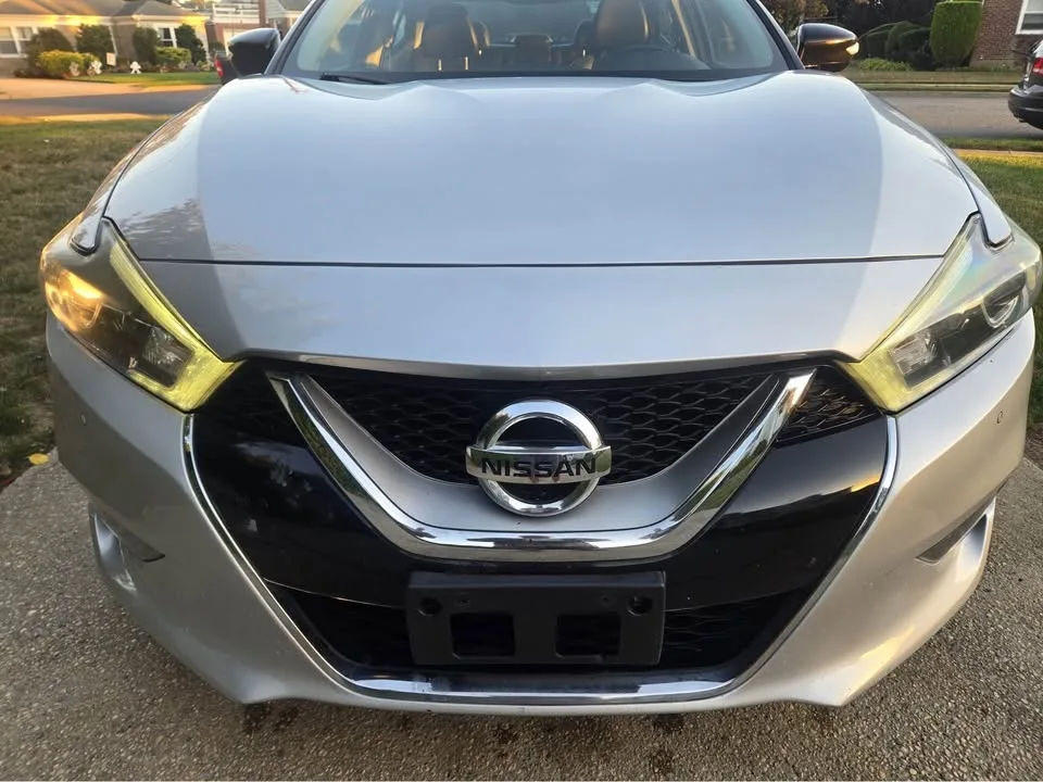 2017 Nissan Maxima · SL (2017.5) Sedan 4D image indicator(2)