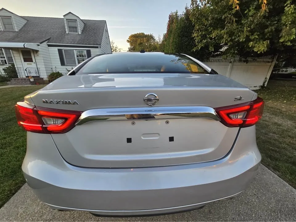 2017 Nissan Maxima · SL (2017.5) Sedan 4D image indicator(5)