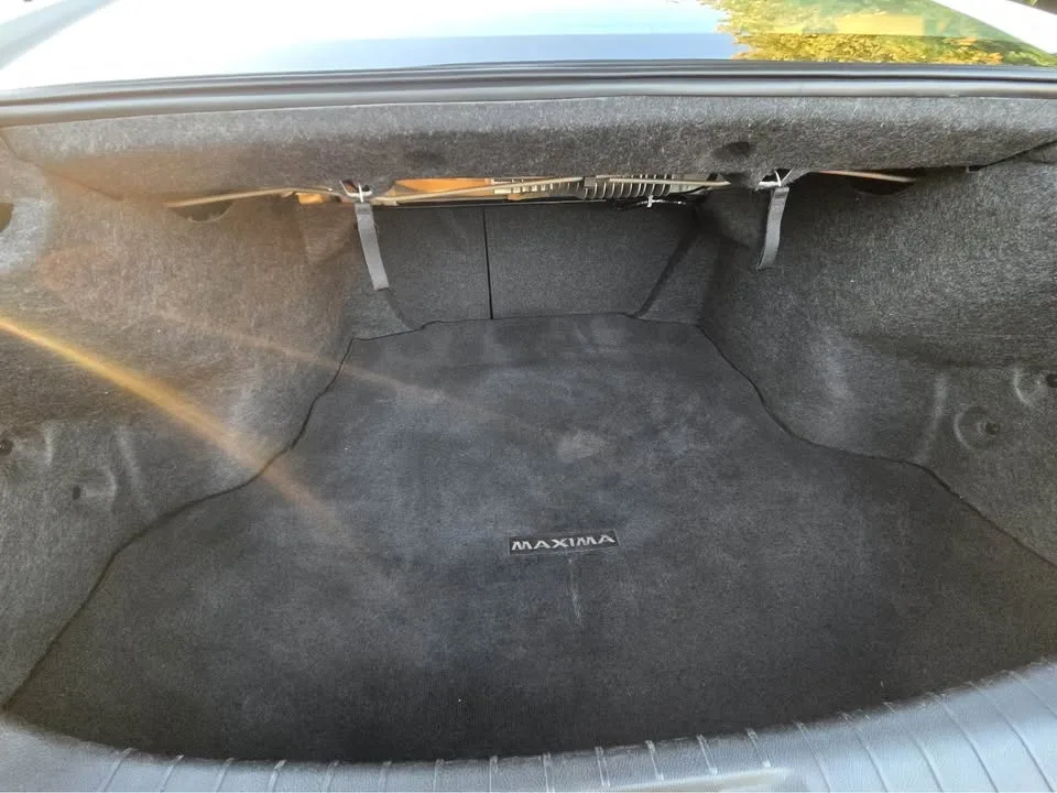 2017 Nissan Maxima · SL (2017.5) Sedan 4D image indicator(9)