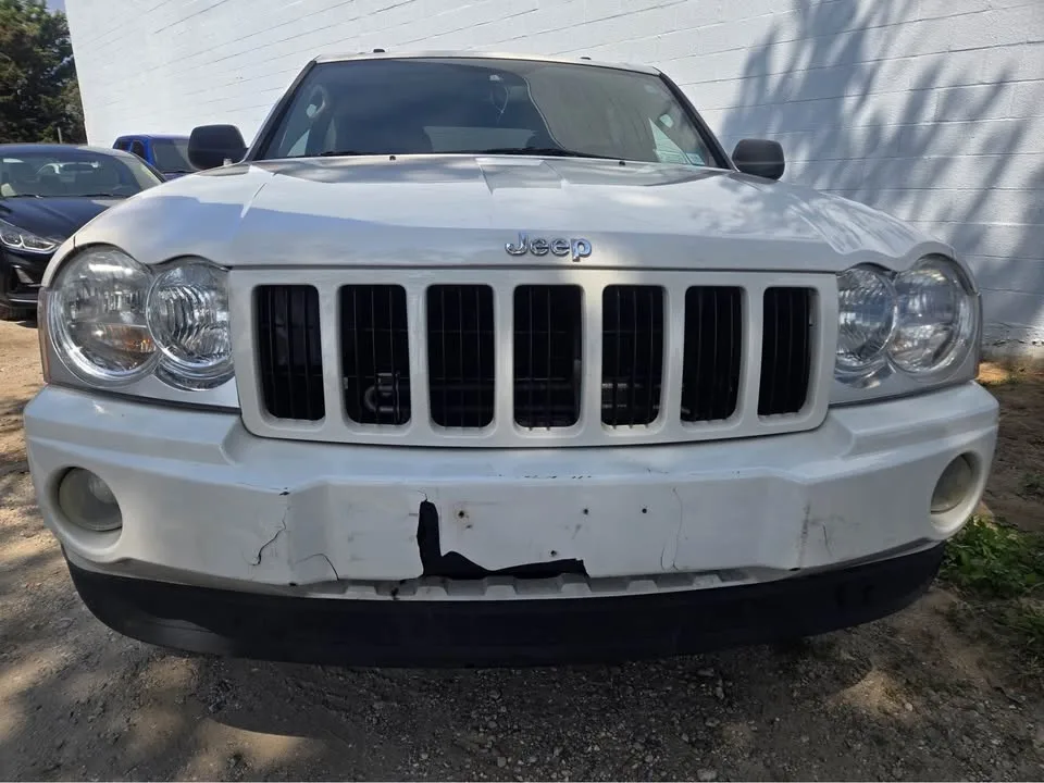 2005 Jeep Grand Cherokee Laredo X Sport Utility 4D image indicator(2)