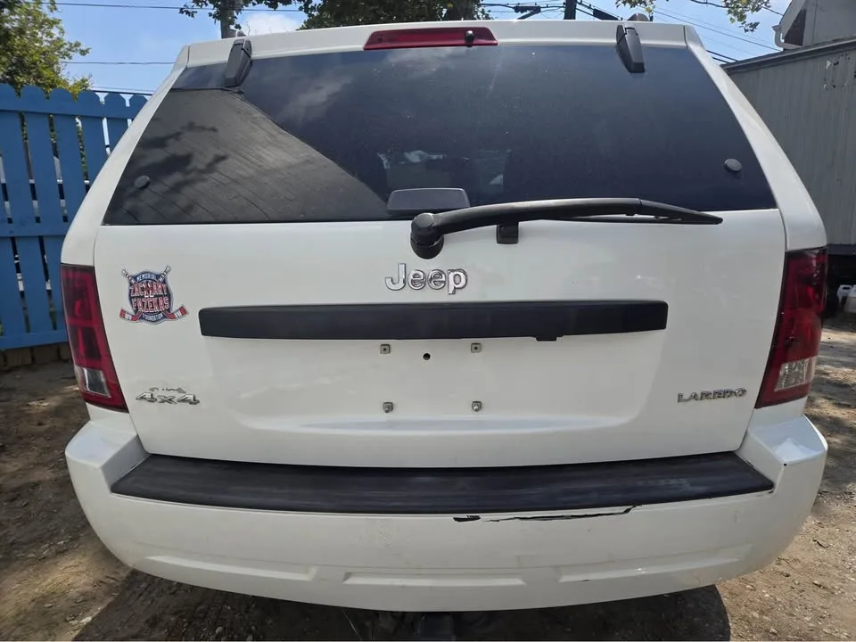 2005 Jeep Grand Cherokee Laredo X Sport Utility 4D image indicator(6)