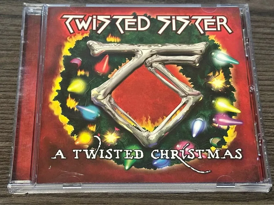 Twisted Sister - A Twisted Christmas CD
