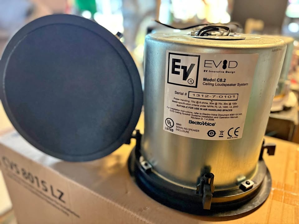 ElectroVoice C8.2 / JBL Control 26CT Speaker