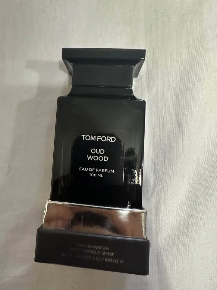 Tom ford oud wood (100ml) used twice ￼ image indicator(3)