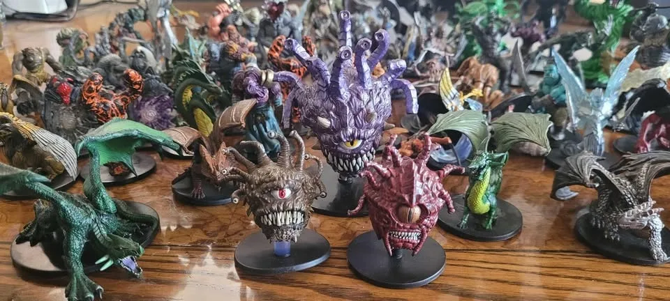 D&D Miniatures Lot image indicator(2)