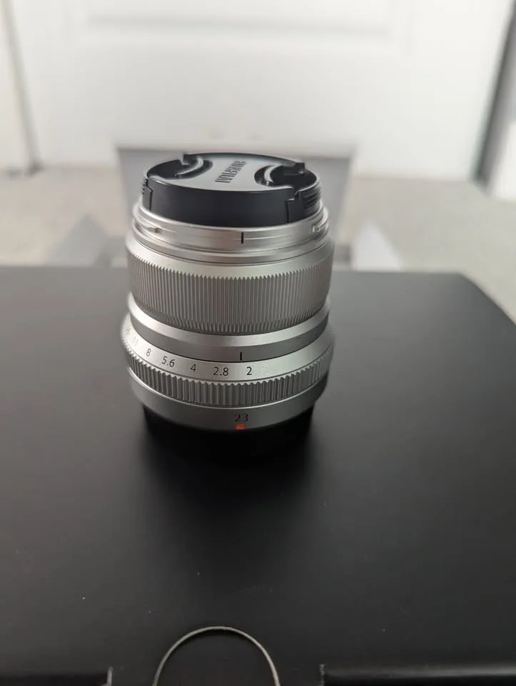 Fuji X-E3 Limited Brown + 22mm F2.0 + 50mm 2.0 image indicator(5)