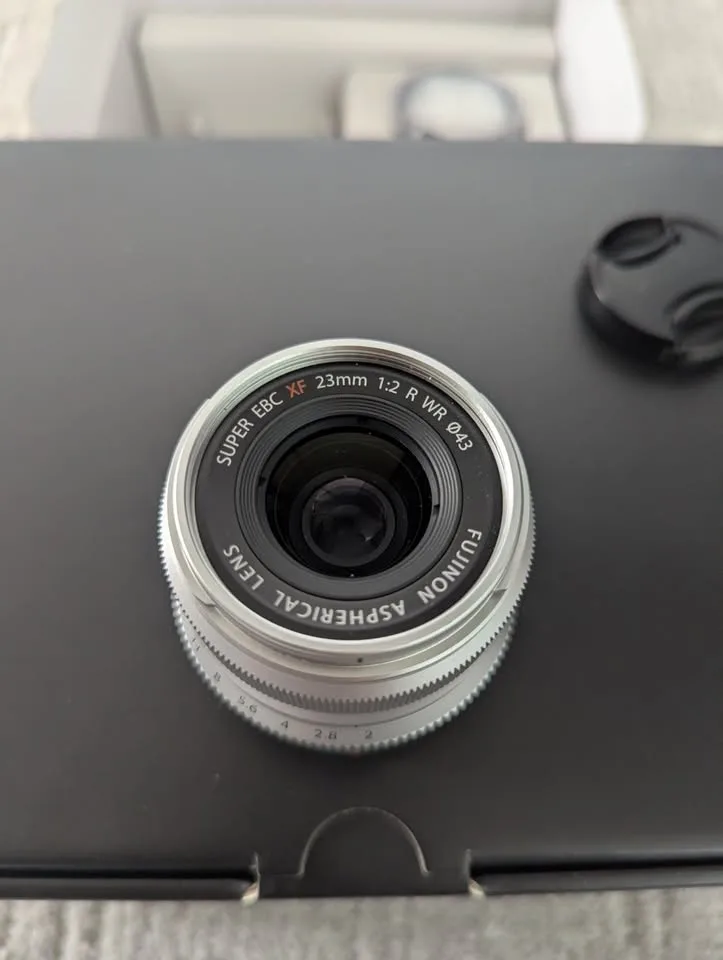 Fuji X-E3 Limited Brown + 22mm F2.0 + 50mm 2.0 image indicator(6)