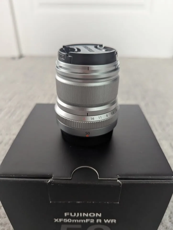 Fuji X-E3 Limited Brown + 22mm F2.0 + 50mm 2.0 image indicator(8)