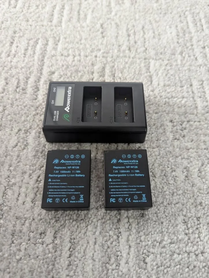 Fuji X-E3 Limited Brown + 22mm F2.0 + 50mm 2.0 image indicator(10)