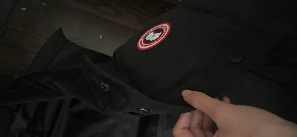 Canada goose vest image indicator(2)