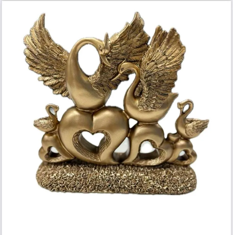 Gold Swans Showpiece
