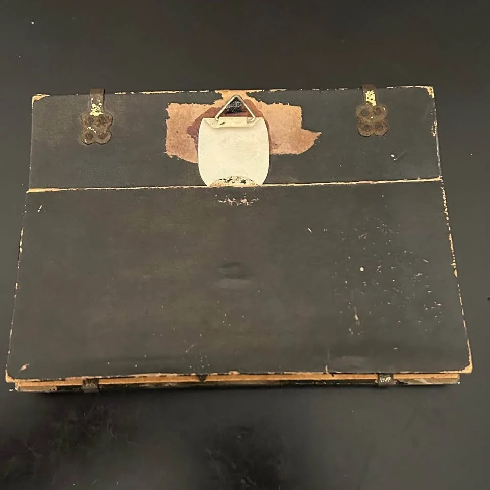 Vintage Delft “Markt met Stadhuis” Gilded Glass Picture image indicator(5)