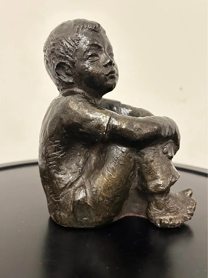 Vintage Austin Prod. 'Sitting Boy' 1979 Bronze-Tone image indicator(2)