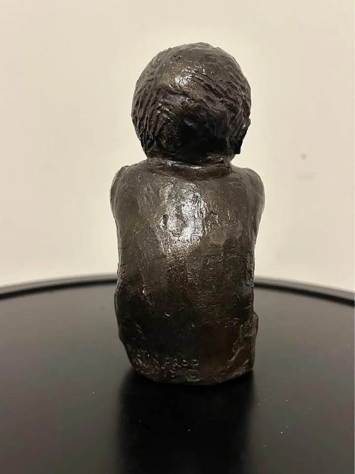 Vintage Austin Prod. 'Sitting Boy' 1979 Bronze-Tone image indicator(3)