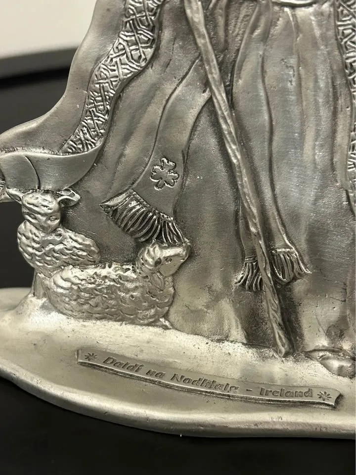Seagull Pewter Christmas Figurine – St. Patrick (2003) image indicator(2)