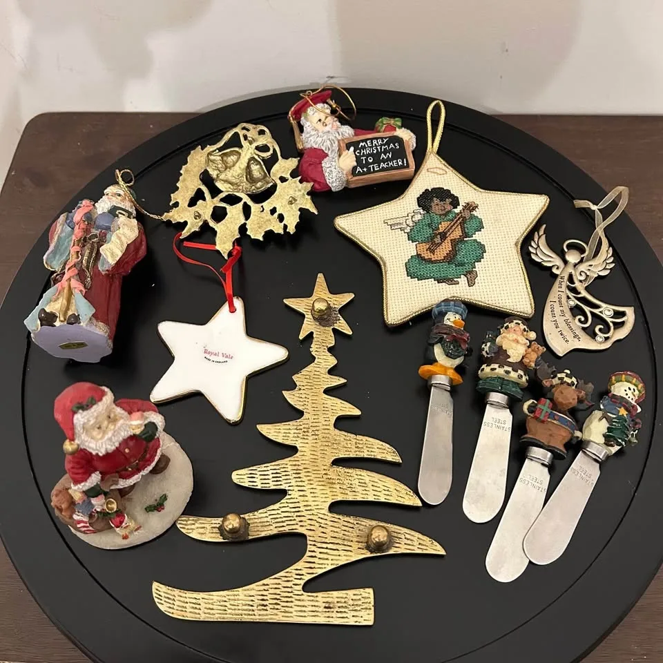 Vintage Christmas Decor Lot image indicator(5)