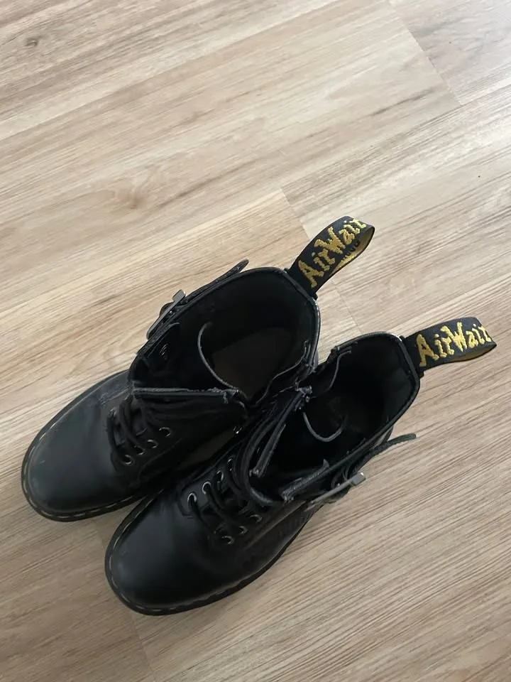 Doc Martens/Timberlands/Puma - Size 7.5 to 8.5 image indicator(3)