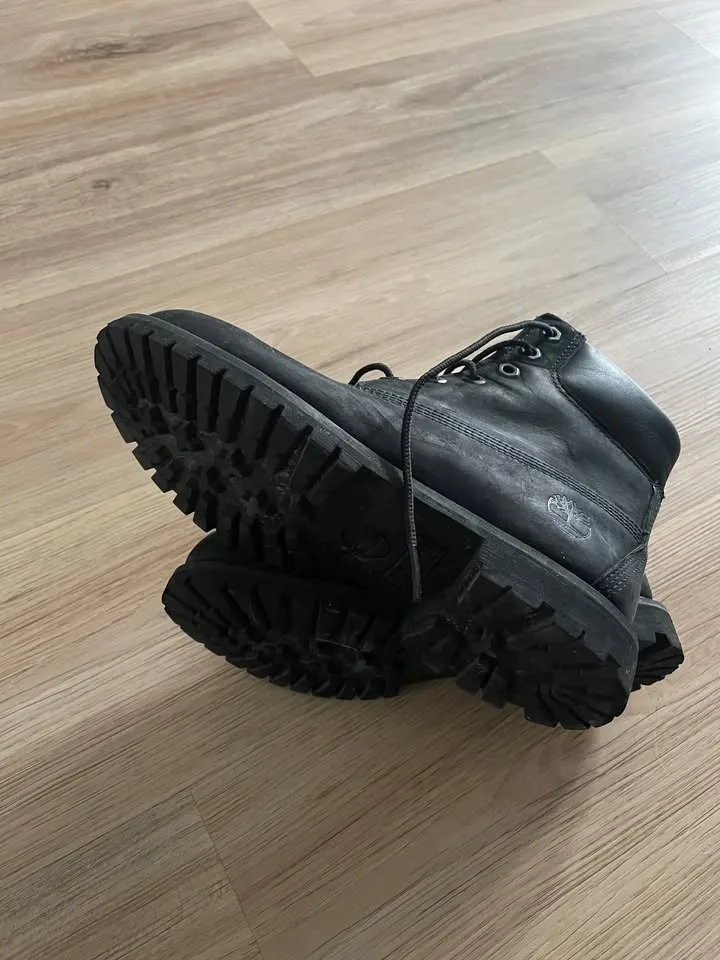 Doc Martens/Timberlands/Puma - Size 7.5 to 8.5 image indicator(5)