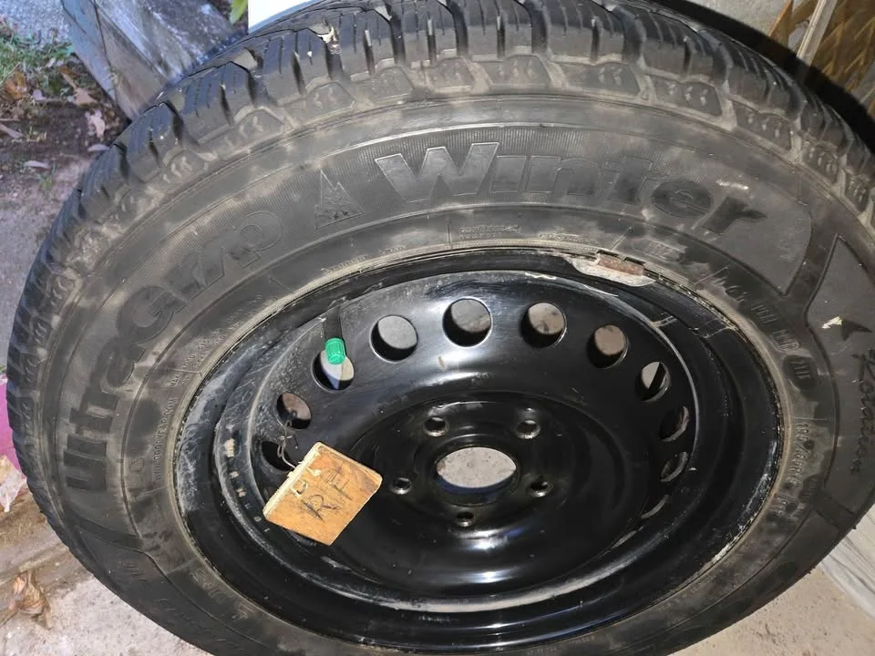 Winter Tire & Wheel Package – Goodyear Ultra Grip image indicator(3)