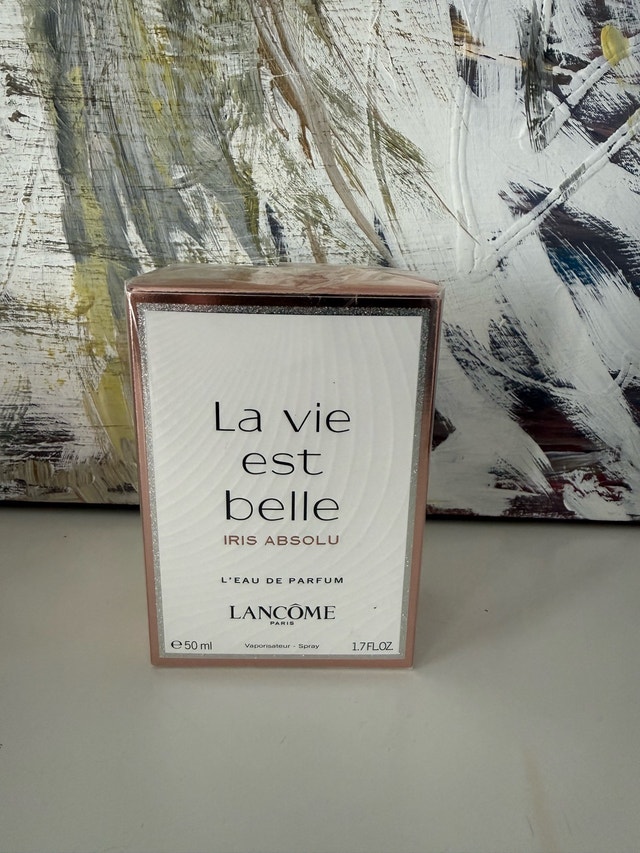 La Vie est belle perfume iris absolu by Lancôme paris, 50ML new